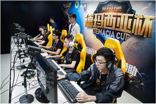 足球再次向 足球再次向